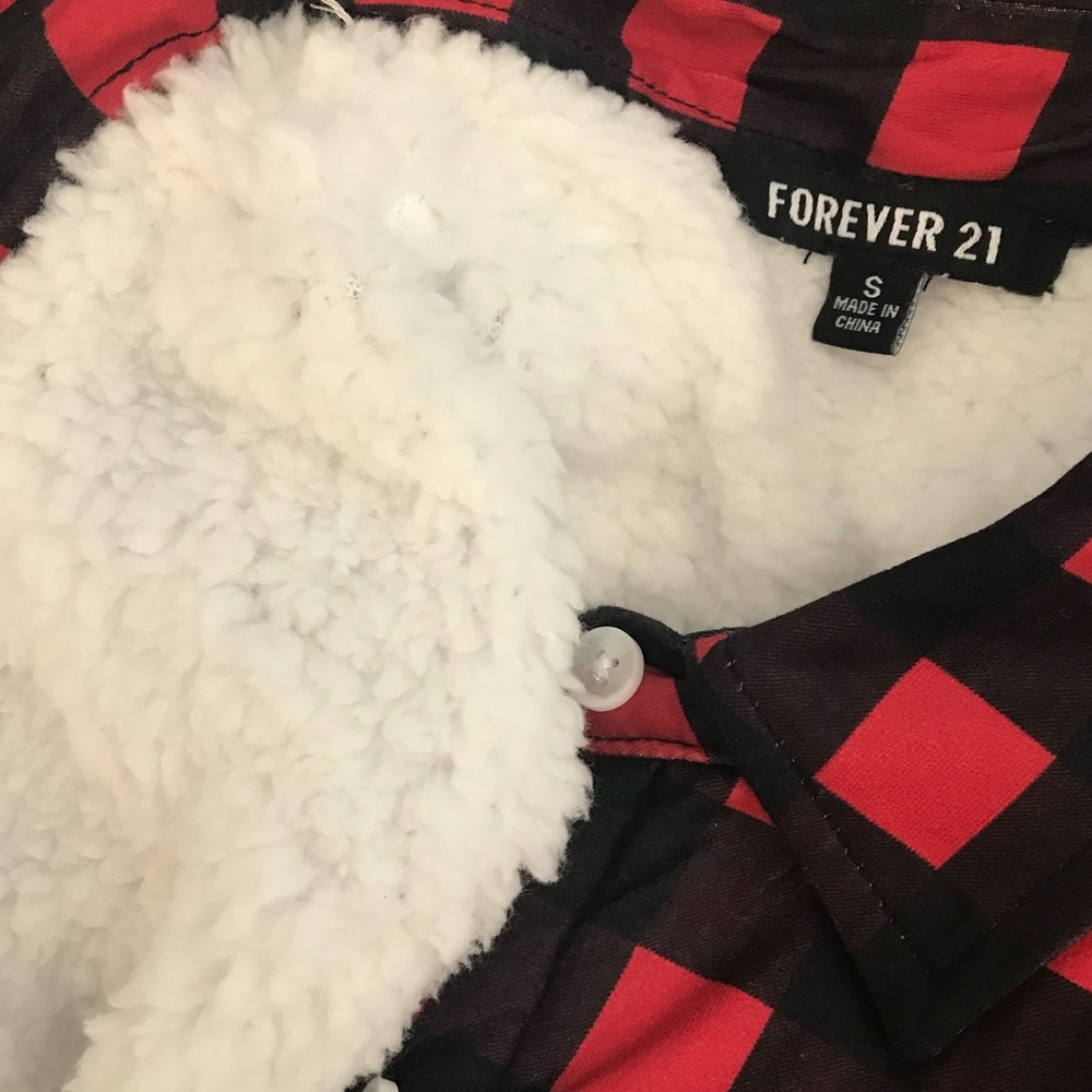 🔴 4/$15 Forever 21 Women’s S Red & Black Plaid Sherpa Lined Button Up Shirt NWT - Picture 14 of 16